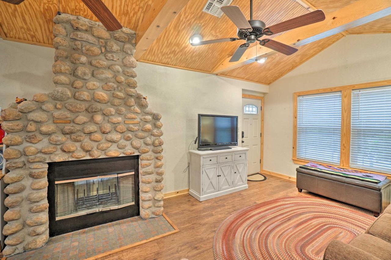 Charming Hilltop Cottage In Medicine Park! Exterior foto